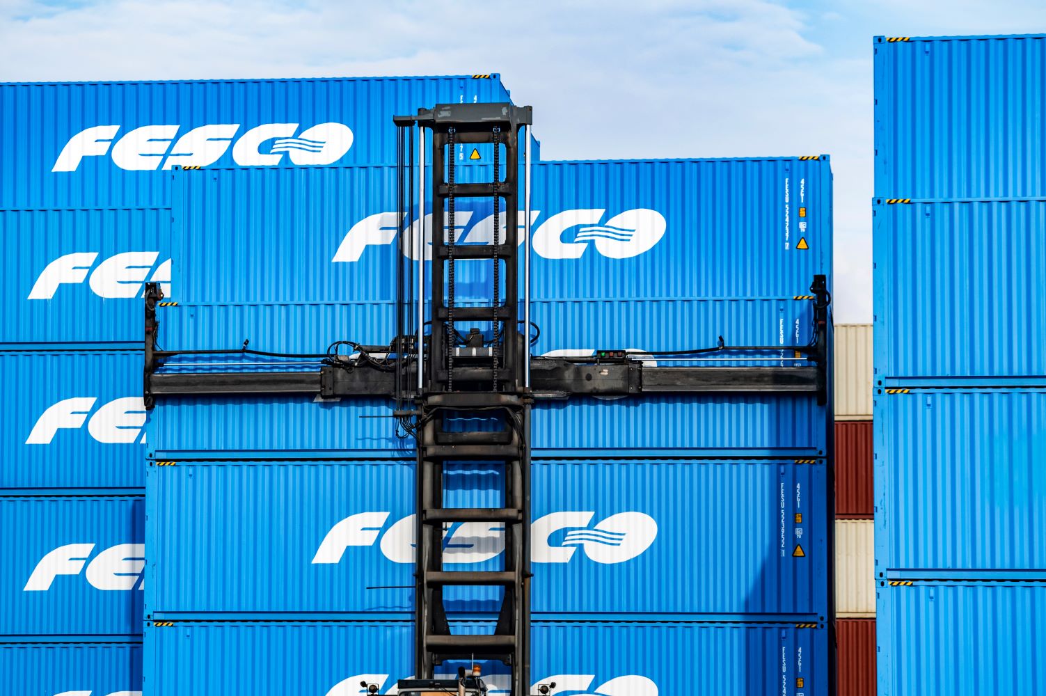 Container terminal of FESCO in Novosibirsk pumps up cargo handling by 13% in 9 months