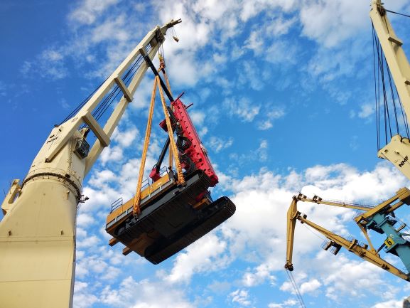 FESCO has delivered heavy-weight large-size equipment (total weight 2 000 tons) to the construction site of the Kola yard FESCO has delivered heavy-weight large-size equipment (total weight 2 000 tons) to the construction site of the Kola yard