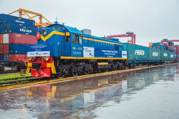 FESCO Regular Train from Vladivostok to St. Petersburg has transported 1,500 TEU since its launch 3 months ago FESCO Regular Train from Vladivostok to St. Petersburg has transported 1,500 TEU since its launch 3 months ago