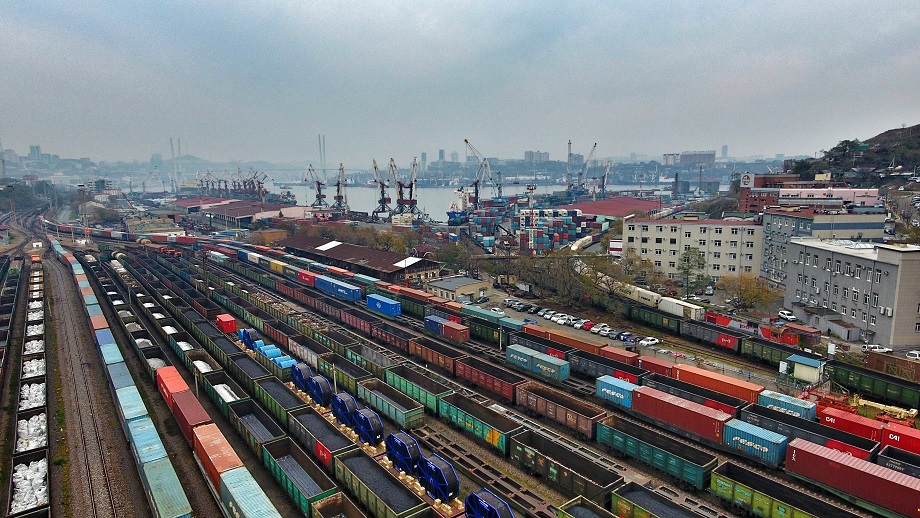 Commercial Port of Vladivostok Handled Record Cargo Volumes – 7 Million Tons for 11 Months Commercial Port of Vladivostok Handled Record Cargo Volumes – 7 Million Tons for 11 Months