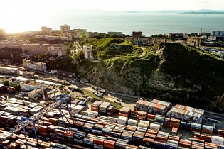 In October, Commercial Port of Vladivostok Set a New Record for Monthly Container Transshipment In October, Commercial Port of Vladivostok Set a New Record for Monthly Container Transshipment