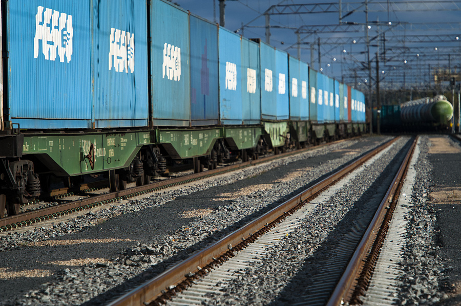 FESCO launches a regular container train from Ekaterinburg to Khabarovsk